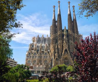 cathedral-sagrada-familia-in-barcelona-413-medium